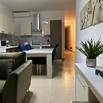 Crimson Court Apartament