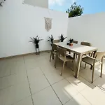 Apartament Crimson Court