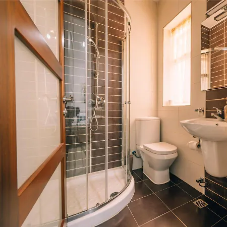 Crimson Court Is-Swieqi