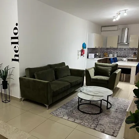 Crimson Court * Is-Swieqi